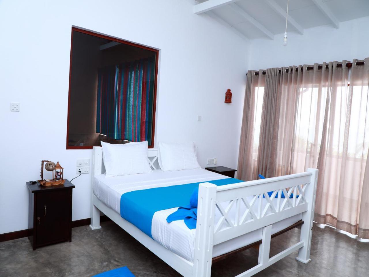 Fresh Wave Mirissa - Beach Front ภายนอก รูปภาพ