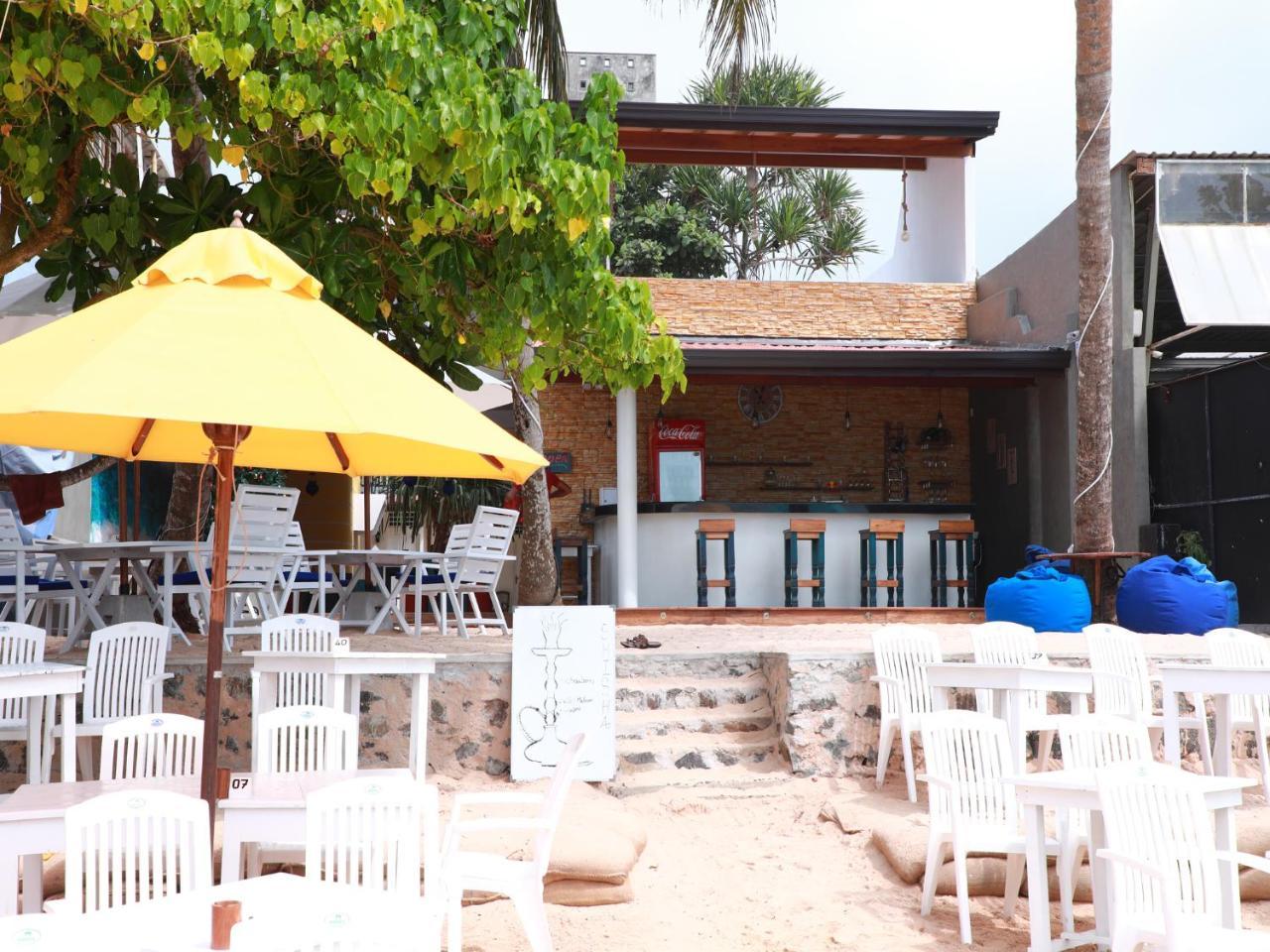 Fresh Wave Mirissa - Beach Front ภายนอก รูปภาพ